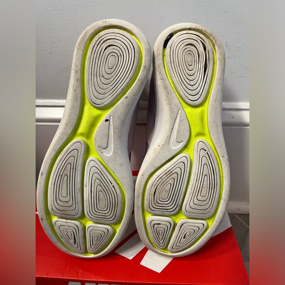 Nike sneakers - Picture 4 of 4